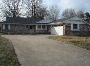 8006 Clover Dr, Fort Smith, AR 72908