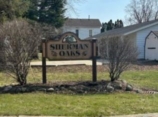 212 English Oak Ln, Poplar Grove, IL 61065