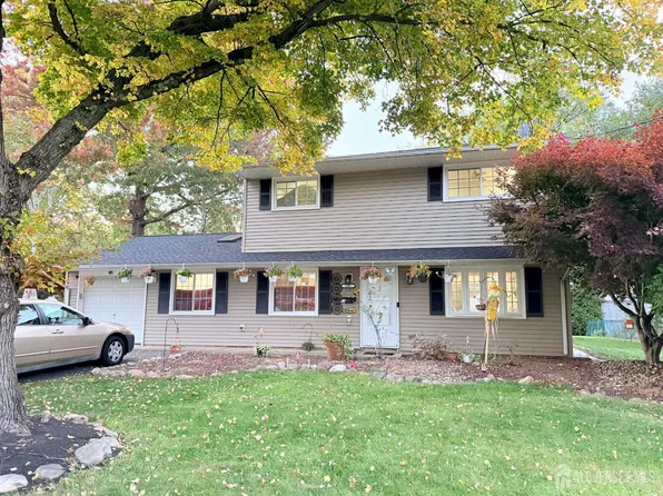 101 Stillwell Rd, Kendall Park, NJ 08824