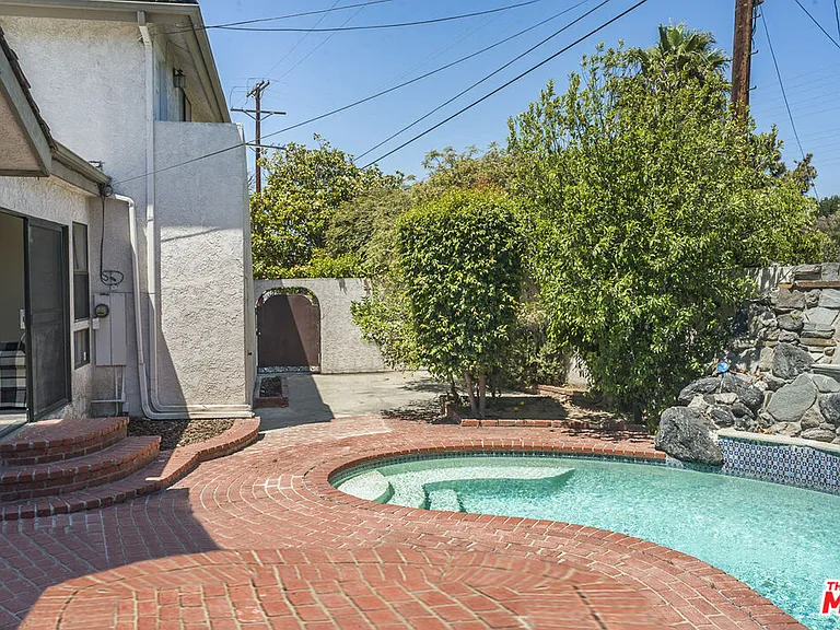 8300 Regis Way — Photo 20