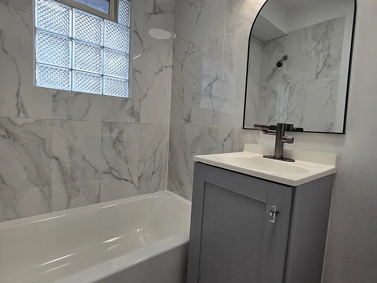 479 Zahn Dr #C — Photo 10