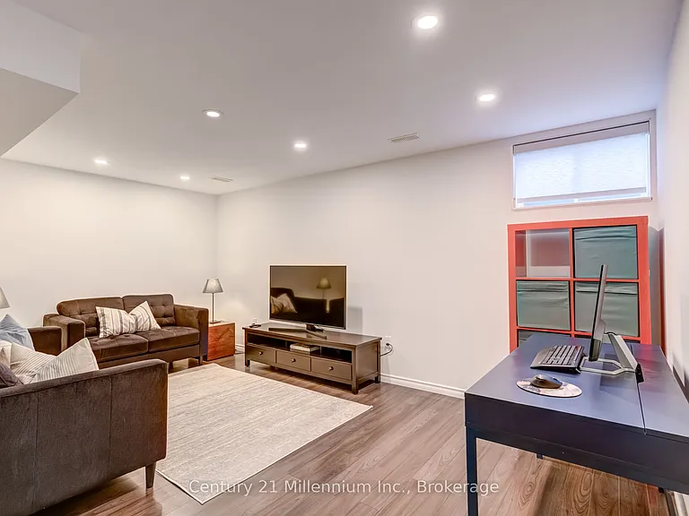 37 Silver Glen Blvd — Photo 30
