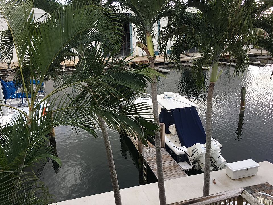 PRIVATE DEEP WATER NFB BOAT SLIP