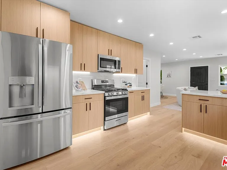 9028 Keith Ave — Photo 7