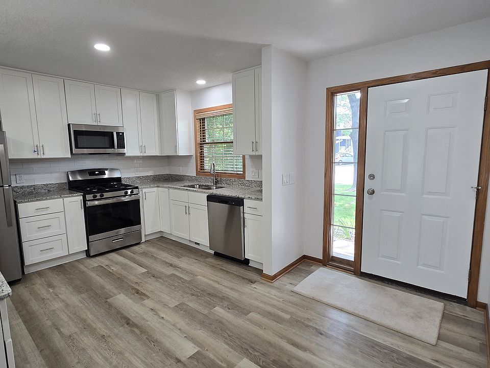 Updated kitchen with SS appliances including dishwasher.
