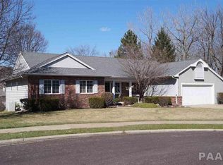 1533 W Holly Hedges Dr, Peoria, IL