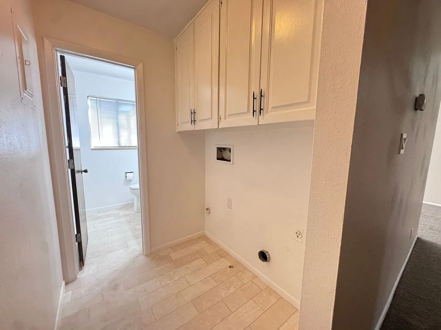 Move-in ready 2-bedroom! — Photo 4
