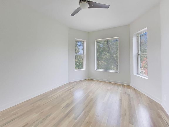 4th image of 5714 S Prairie Ave