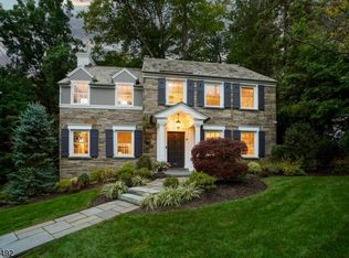 93 Collinwood Rd S, Maplewood, NJ 07040