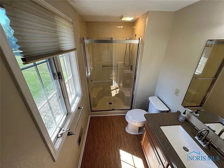 1190 Bernath Pkwy — Photo 5