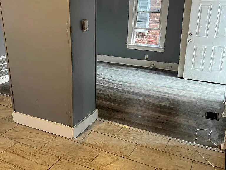 2509 Howard St — Photo 4