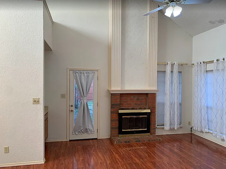 2711 Cherlin Pl — Photo 6