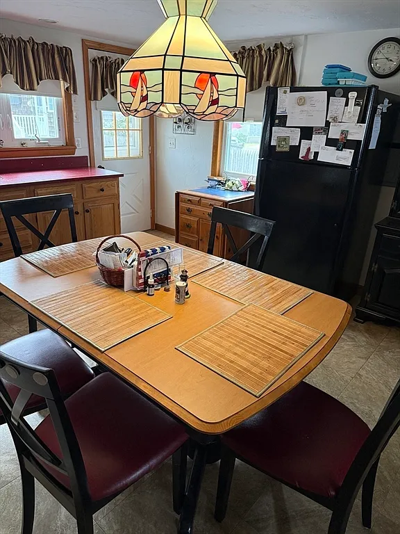 3 bed, 1.5 bath, 1612 sqft, $2,200 — Photo 4