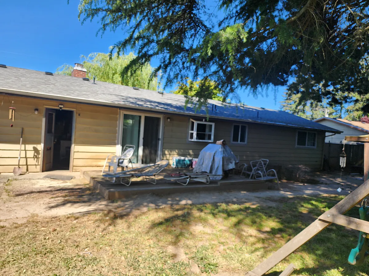 Building Photo - 12917 NE 12th Ave