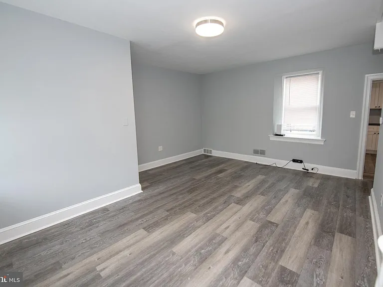 225 Old Soldiers Rd #B — Photo 11