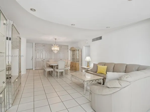 5005 Collins Ave APT 424, Miami Beach, FL 33140