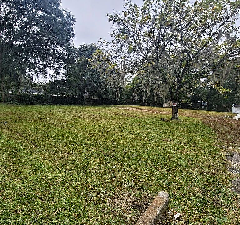 2nd image of 3260 Bowden Rd S