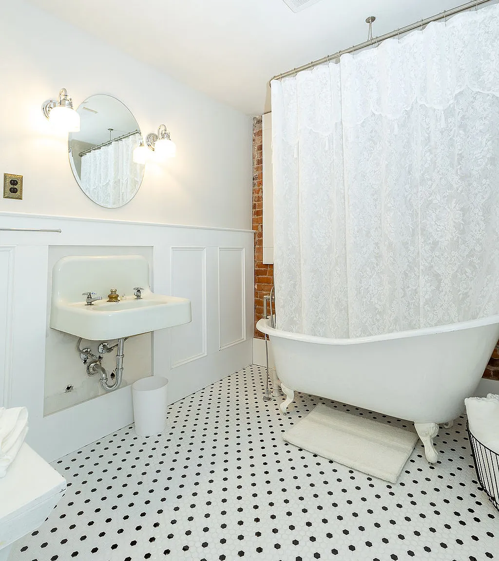 1 bed, 1000 sqft, $1,750 — Photo 4