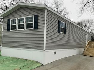 769 Maple Ln, Justice, IL 60458