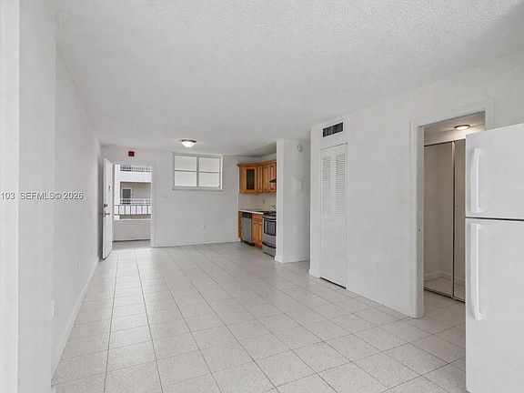 2nd image of 1750 James Ave APT 9C