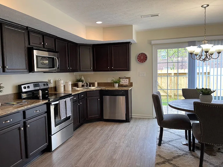 Ashton Park Townhomes — Photo 3