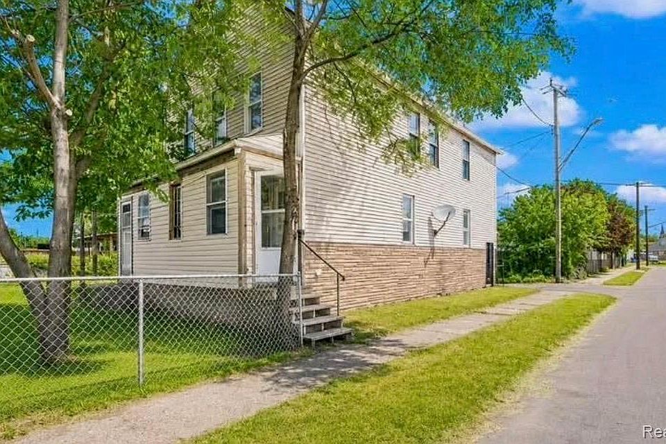 1st image of 2100 Lansing St