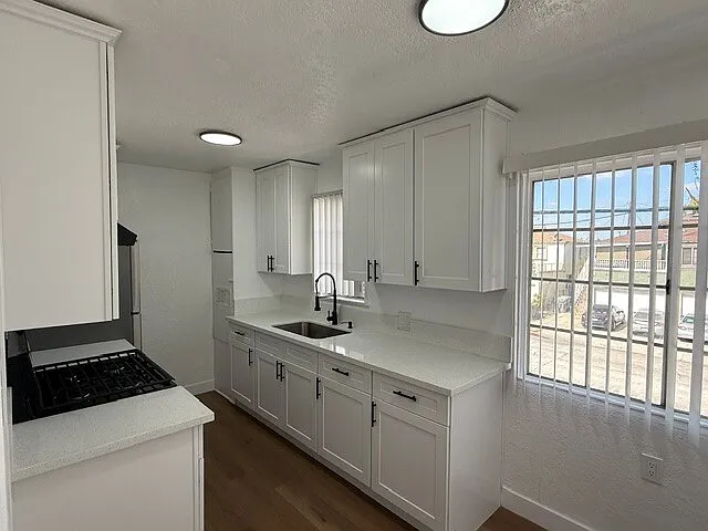 10218 State St — Photo 1