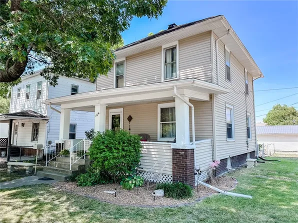 104 W 3rd St, Pana, IL 62557