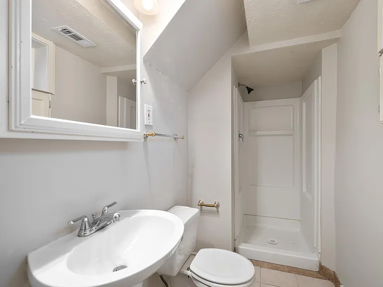 8610 S 910 E — Photo 22