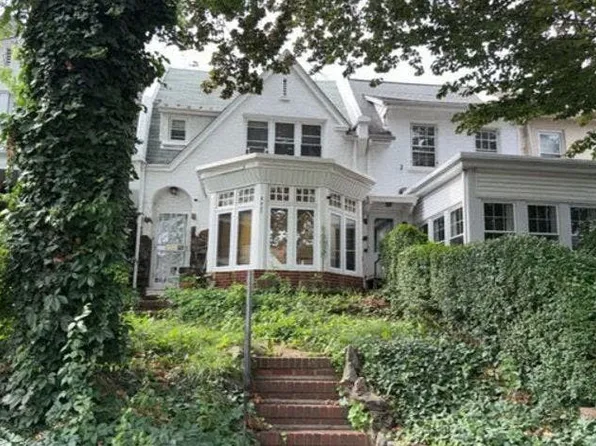 6437 Morris Park Rd, Philadelphia, PA 19151