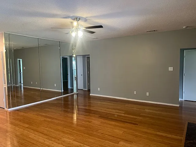 4 bed, 1985 sqft, $2,280 — Photo 2