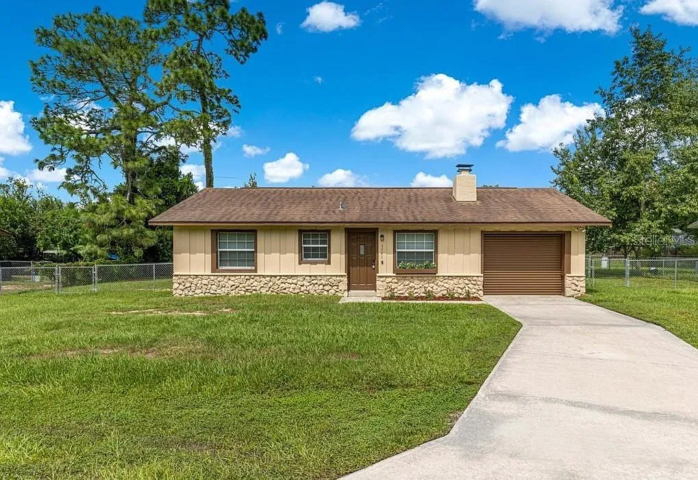 2 bed, 2.0 bath, 924 sqft, $1,600 — Photo 1