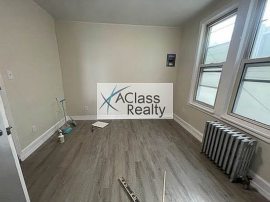 4th image of 23-22 Steinway St #B6