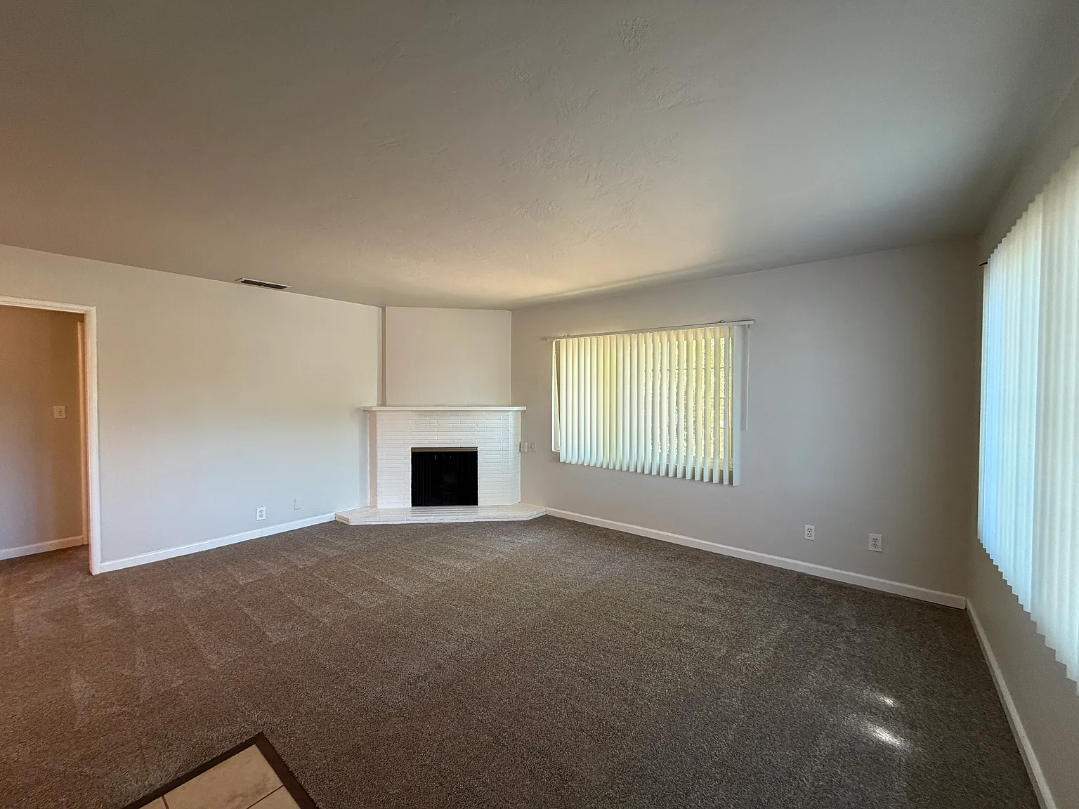 2 bed, 1004 sqft, $1,995 — Photo 2