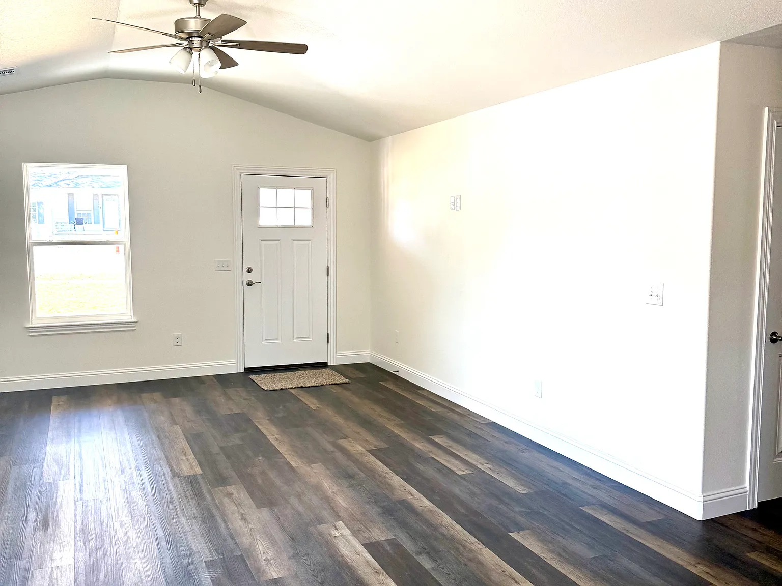3 bed, 1340 sqft, $1,600 — Photo 4
