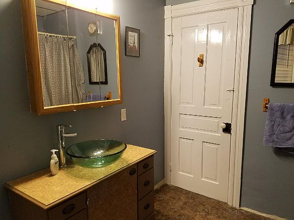 Large Bathroom 