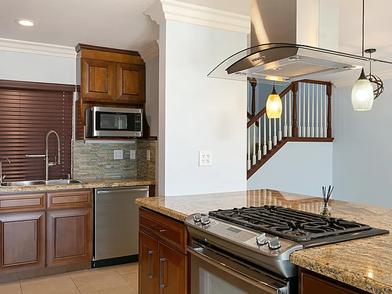 6783 Heath Ct — Photo 12