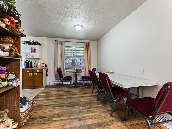 4th image of 9477 SE Maloney Pl
