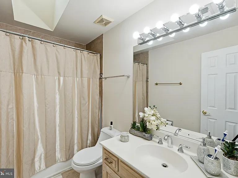 13010 Boswell Ct — Photo 19