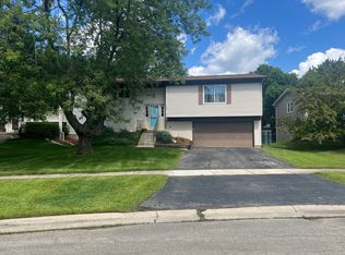 146 Ridgewood Ct, Bolingbrook, IL 60440