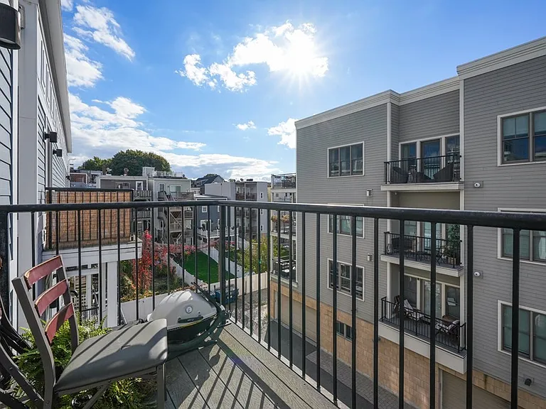 3 M St #6 — Photo 14