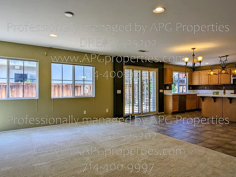 2439 N Cameo Ct — Photo 12
