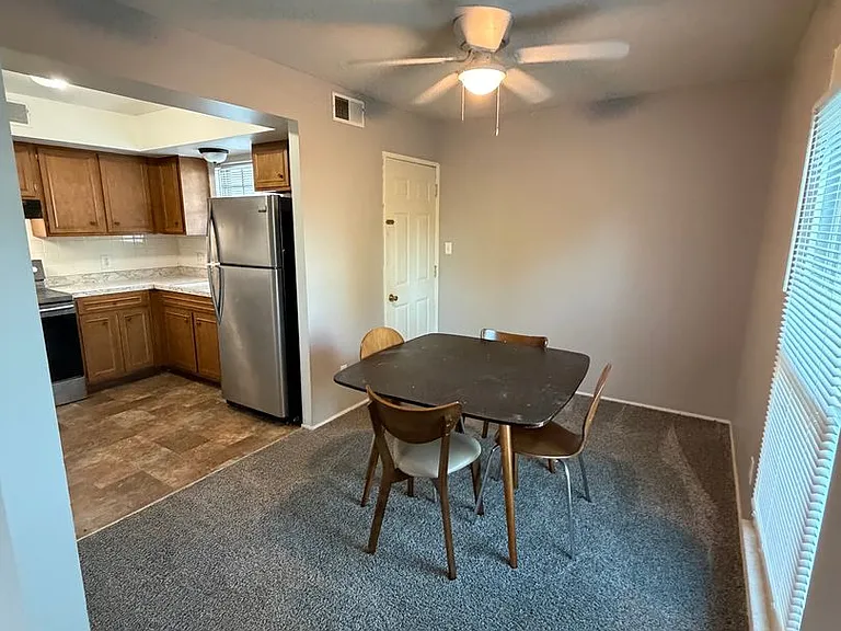 919 W Crestwood Dr — Photo 6