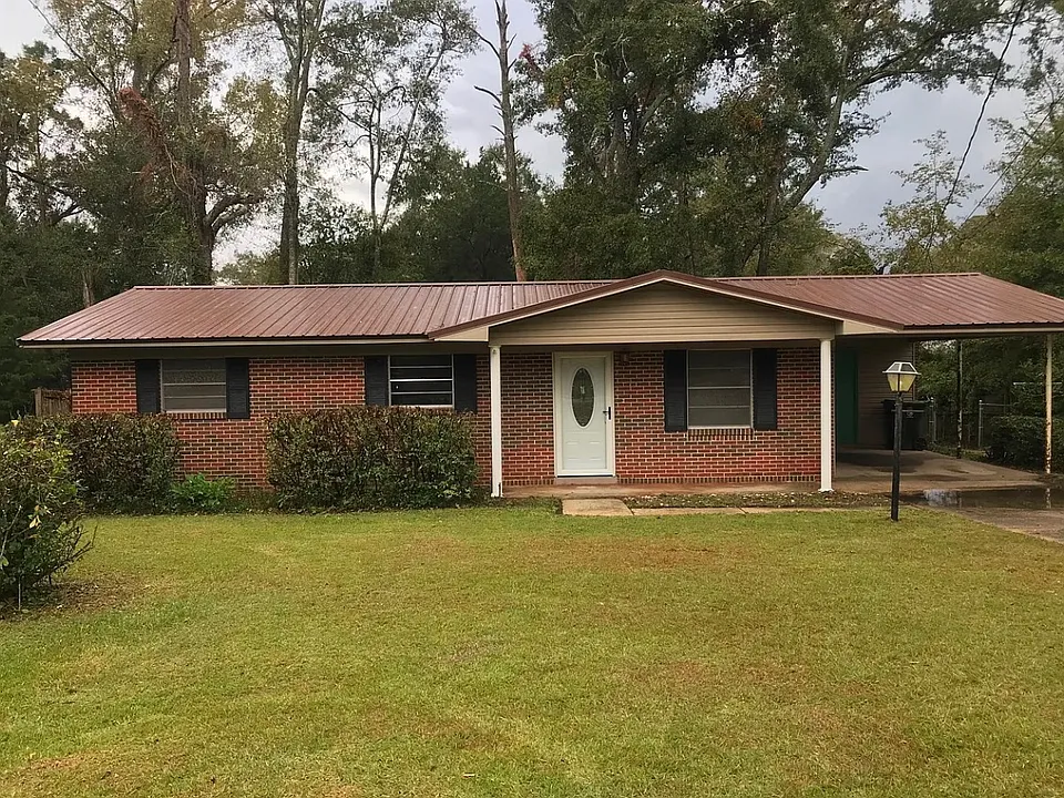 1211 Fairlane Dr