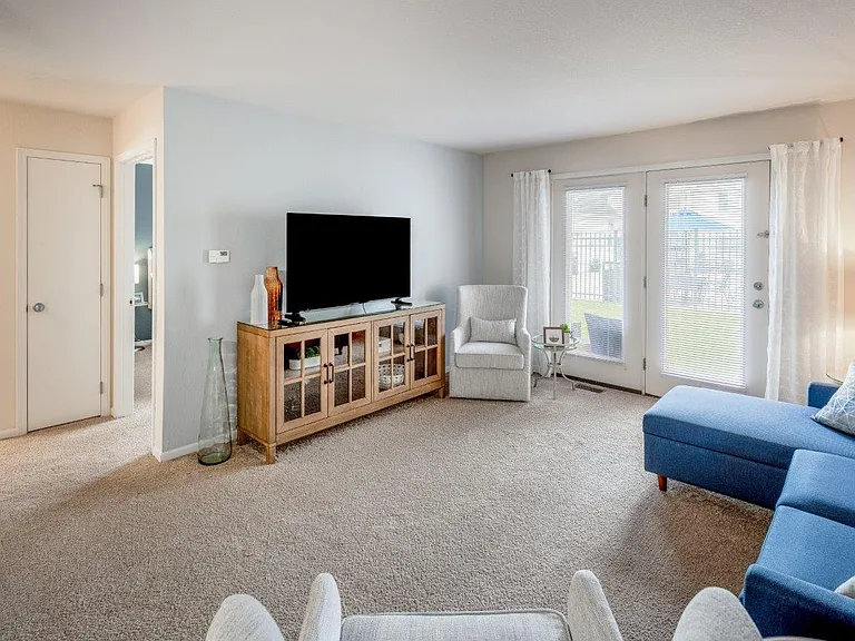 Steeplechase Apartments and Townhomes — Photo 4