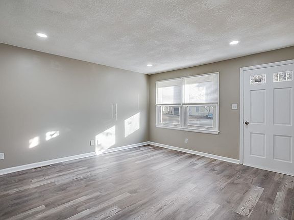 5th image of 1033 S Waverly Rd