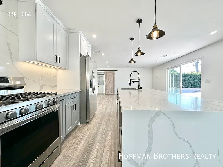 6243 Platt Ave — Photo 5
