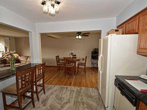 5th image of 6330 Barbara Ave