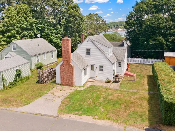 4 Riverview Place, Waterford, CT 06375