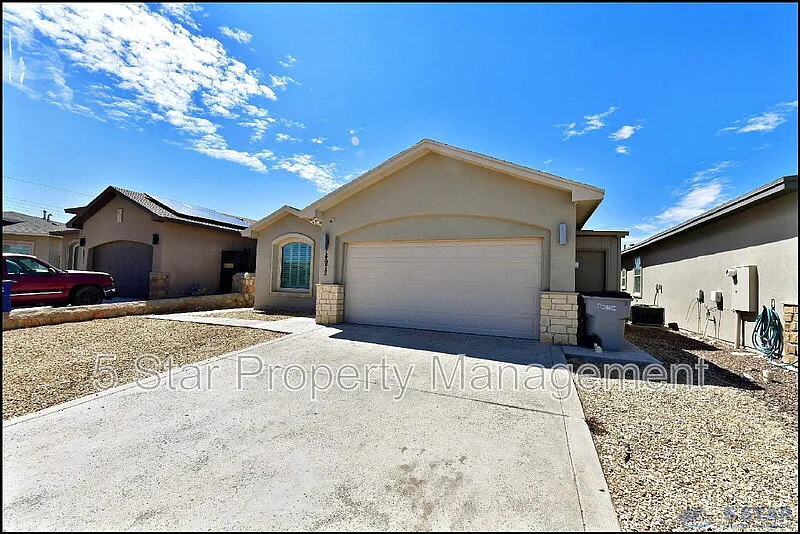 3 bed, 2.0 bath, 1594 sqft, $1,765 — Photo 4